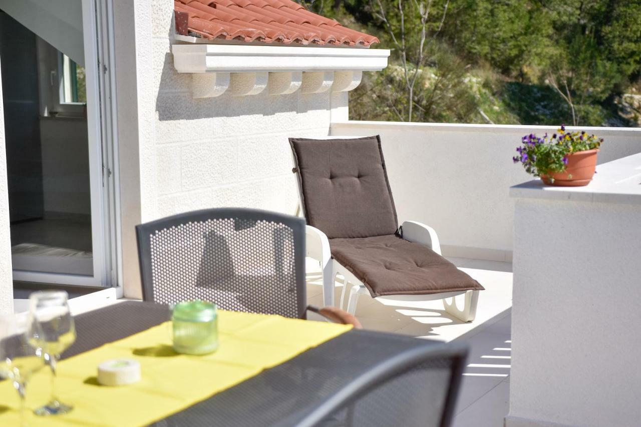 Villa Mar 1 - Luxury Apartments Pucisca Bagian luar foto